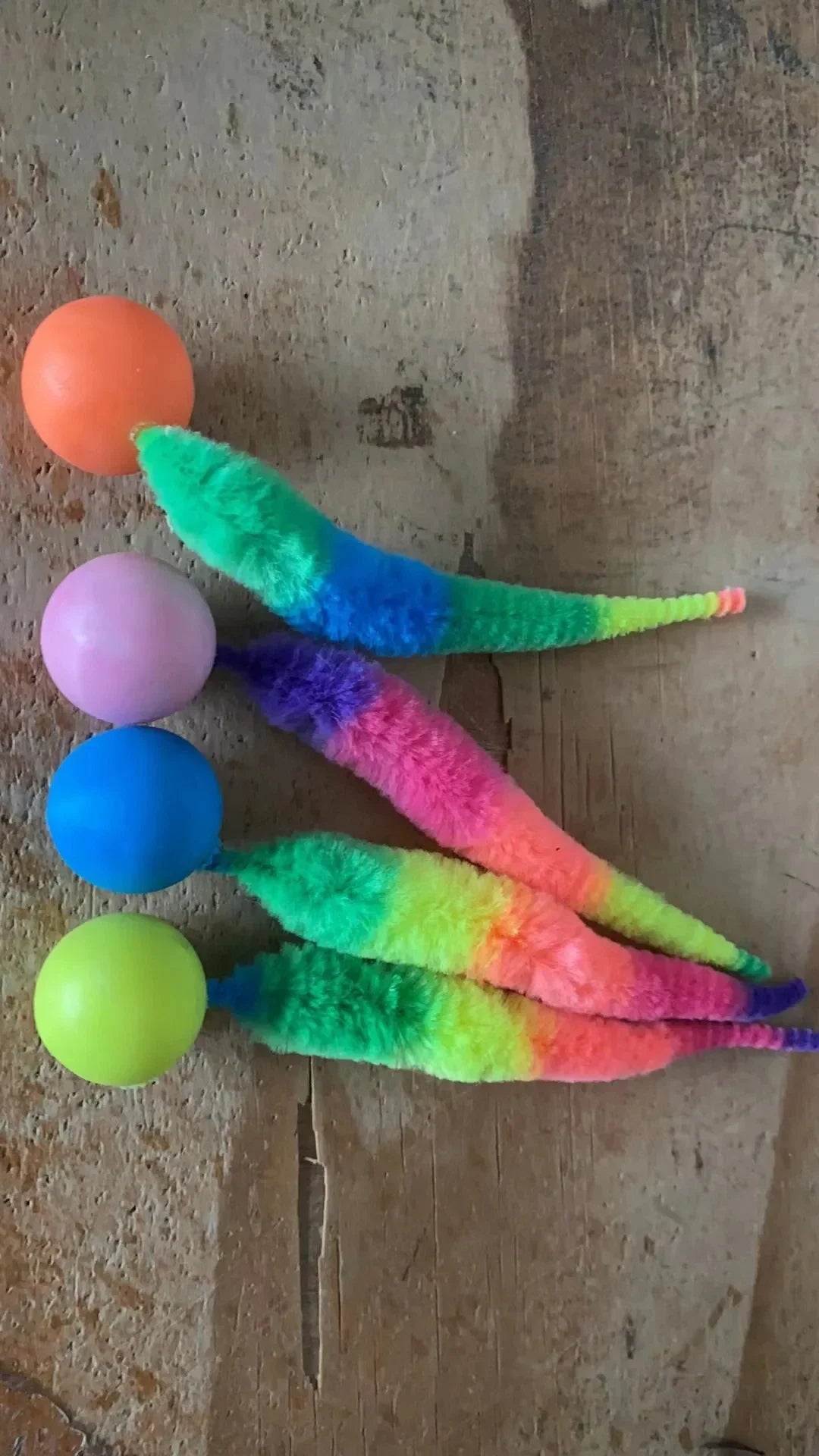 Brinquedo Interativo para Gato: Bola Colorida e Bouncing para Estimulação e Diversão