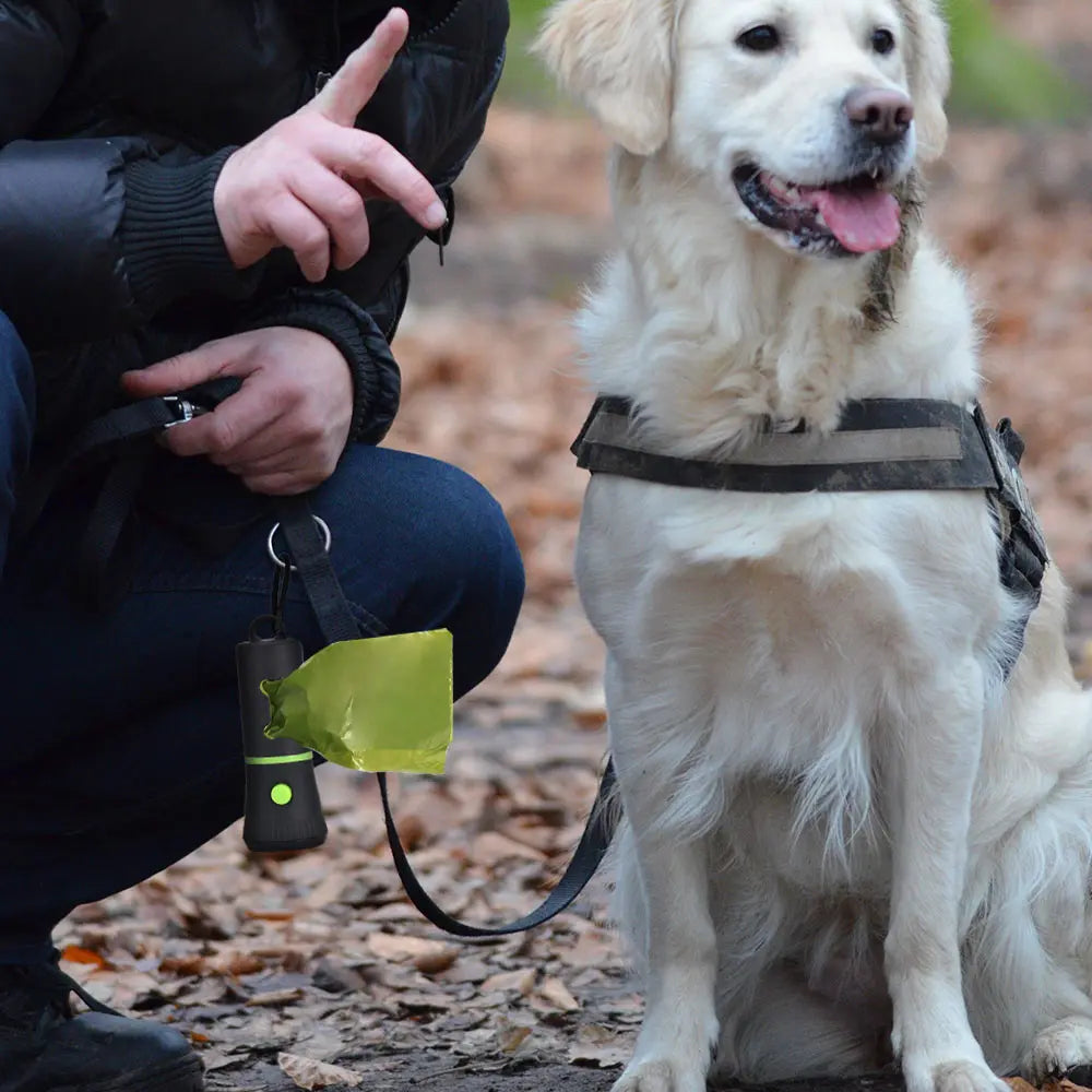 Dispensador de Sacos para Cocô com Lanterna e Suporte Prático para Passeio com Cães