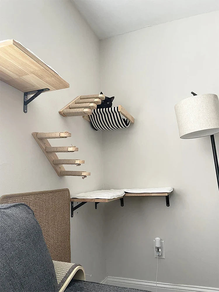 Prateleira de Escalada para Gatos com Poste para Arranhar e Espaço para Dormir